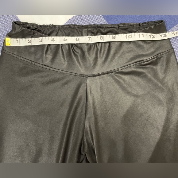 SOLD ❕Last Chance Item❕Leather-look Leggings - Picture 4 of 7